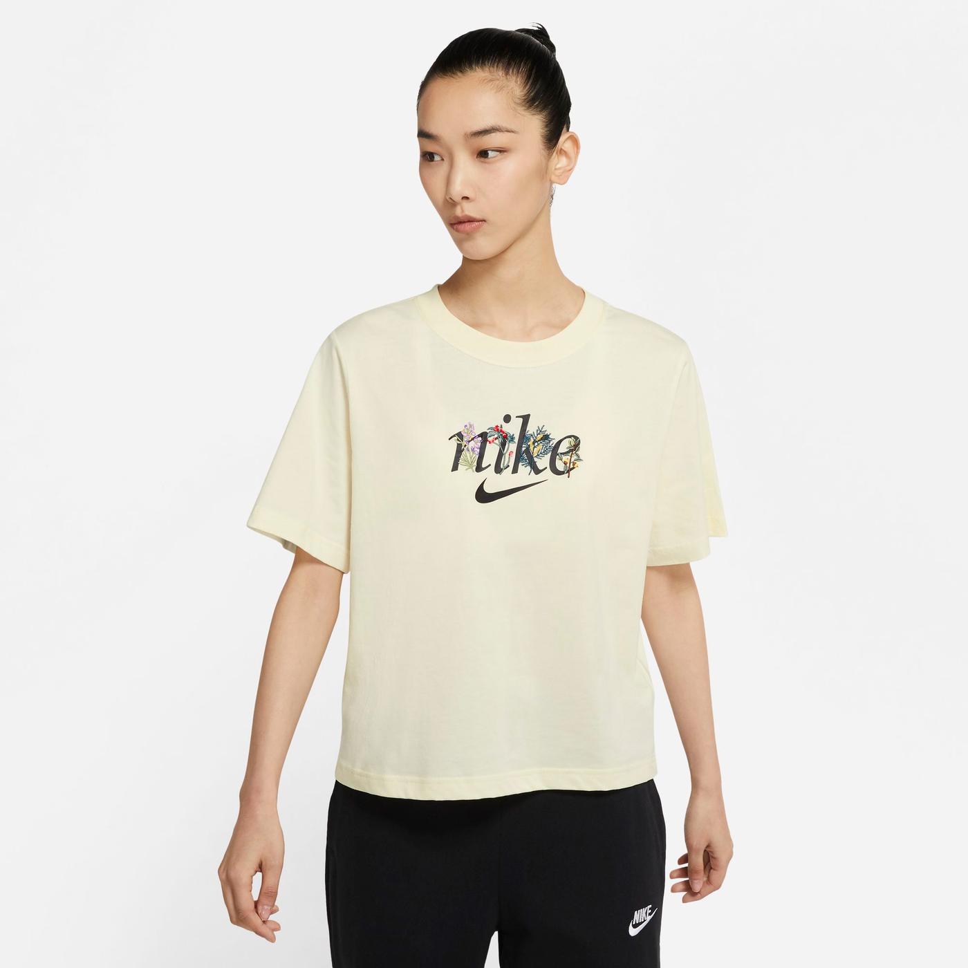 Nike Sportswear Kadın Sarı T-Shirt