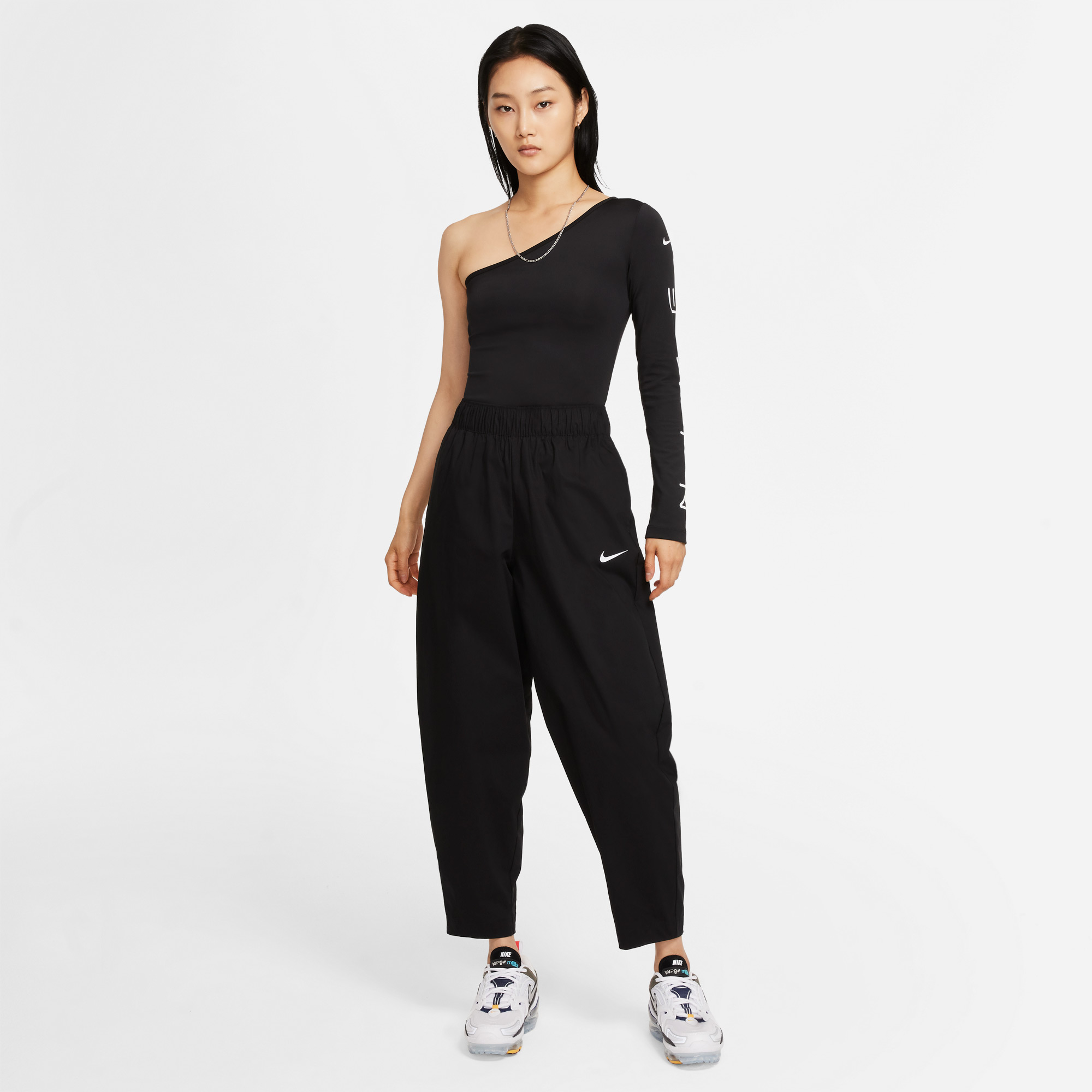 Nike Sportswear Asymmetrical Kadın Siyah T-Shirt