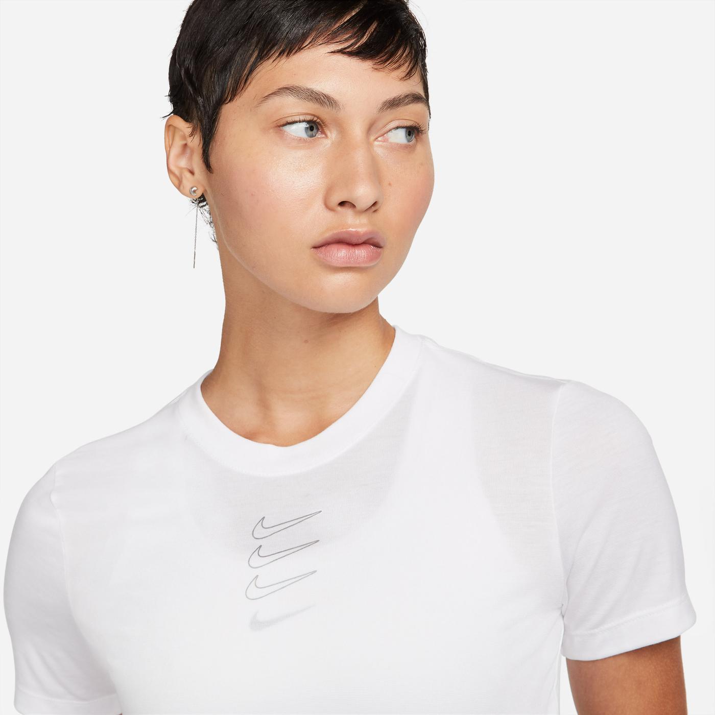 Nike  Sportswear Kadın Beyaz T-Shirt