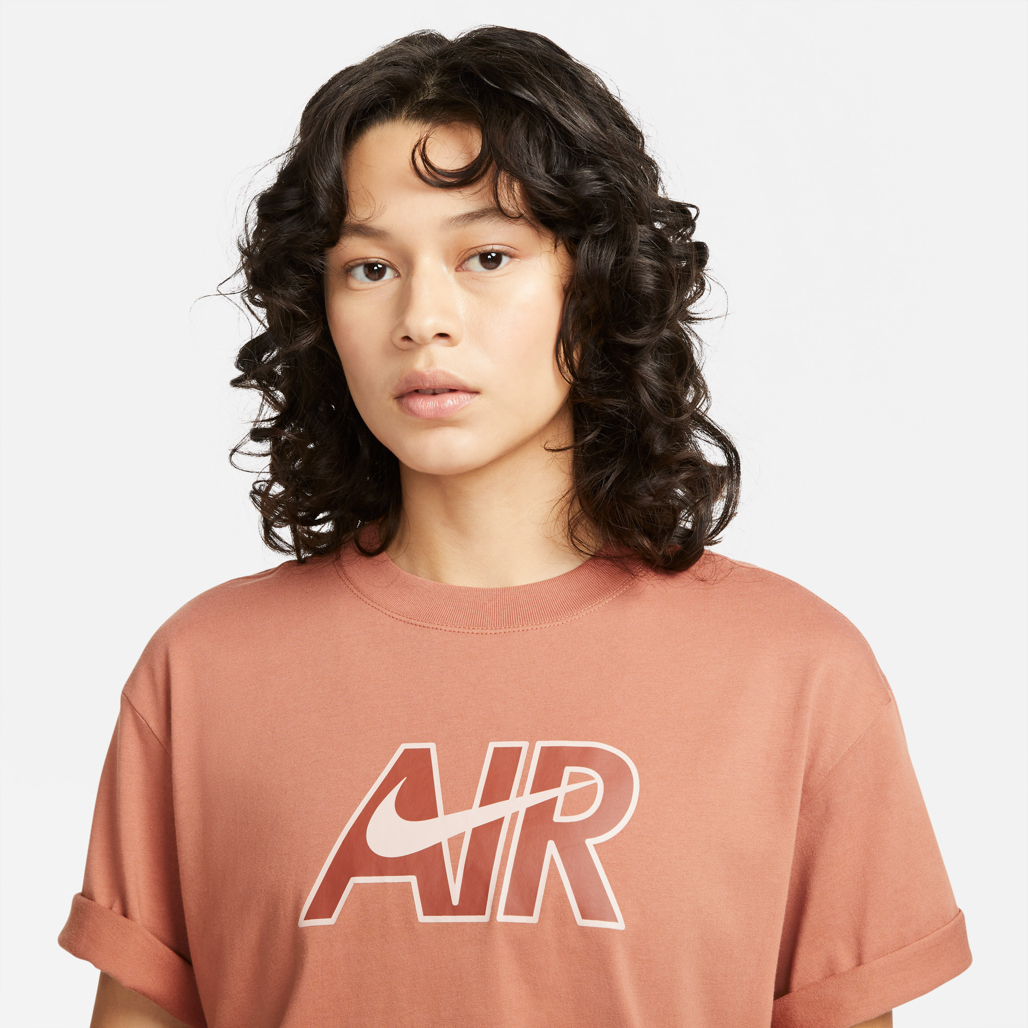 Nike Sportswear Kadın Kahverengi T-Shirt