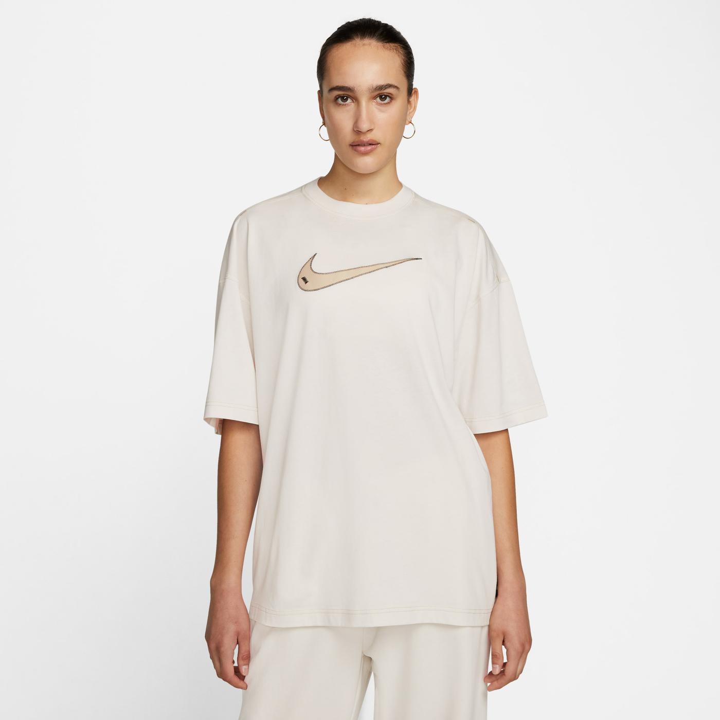 Nike Sportswear Swoosh Kadın Krem T-Shirt