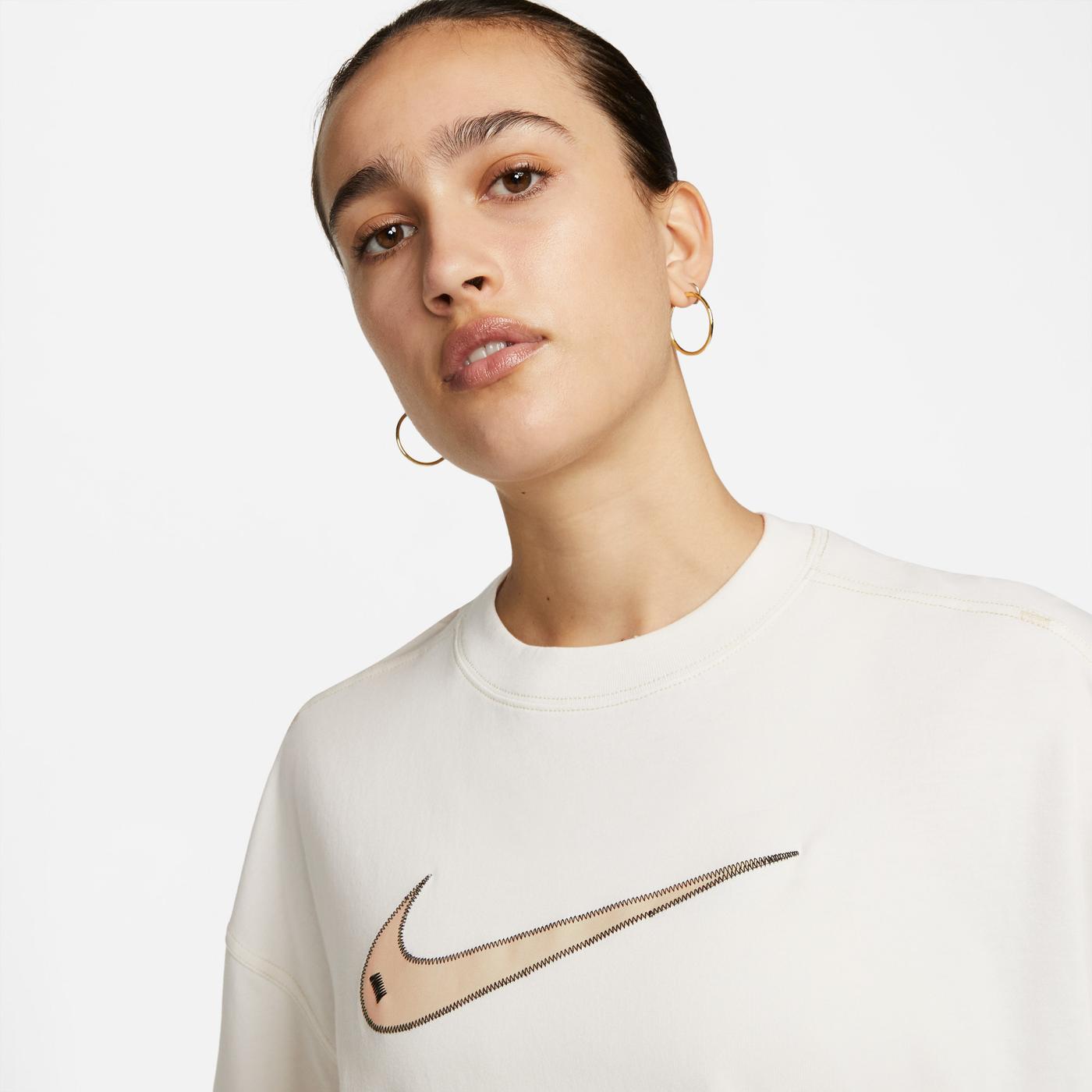 Nike Sportswear Swoosh Kadın Krem T-Shirt