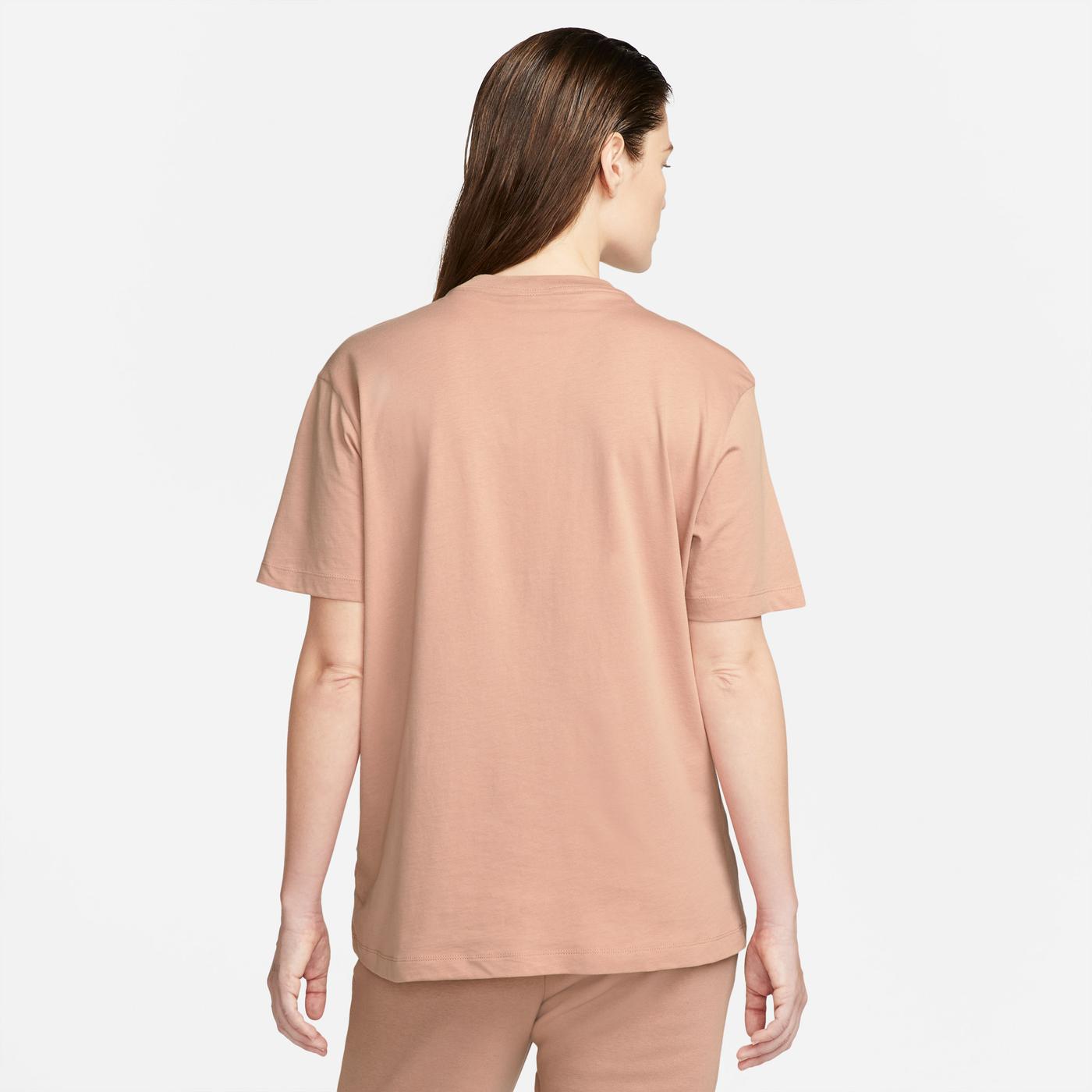 Nike Sportswear Essentials Kadın Pembe T-Shirt